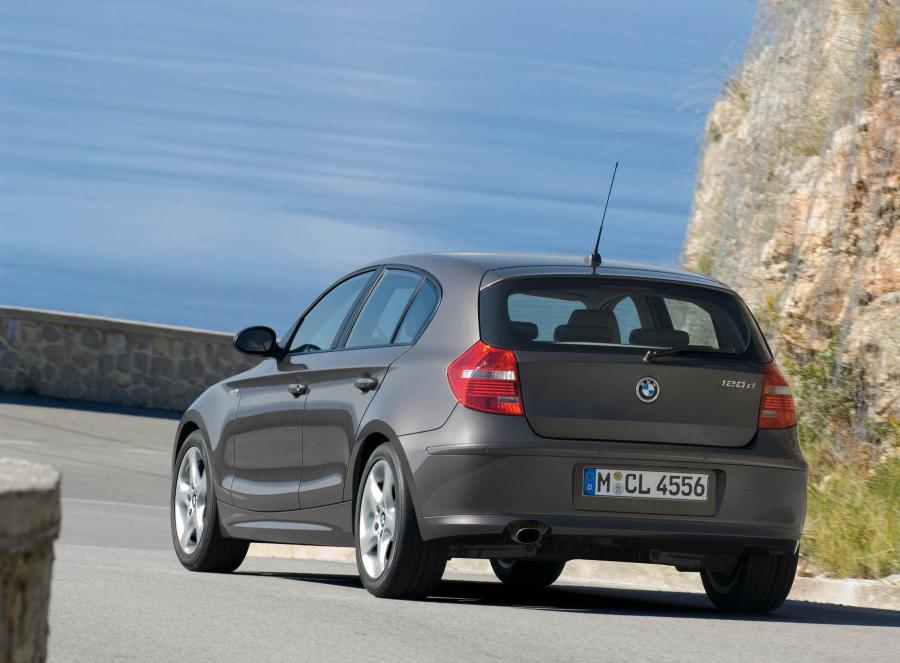  BMW 1-Series 5-Door 2005 года  (фото 26 из 187)